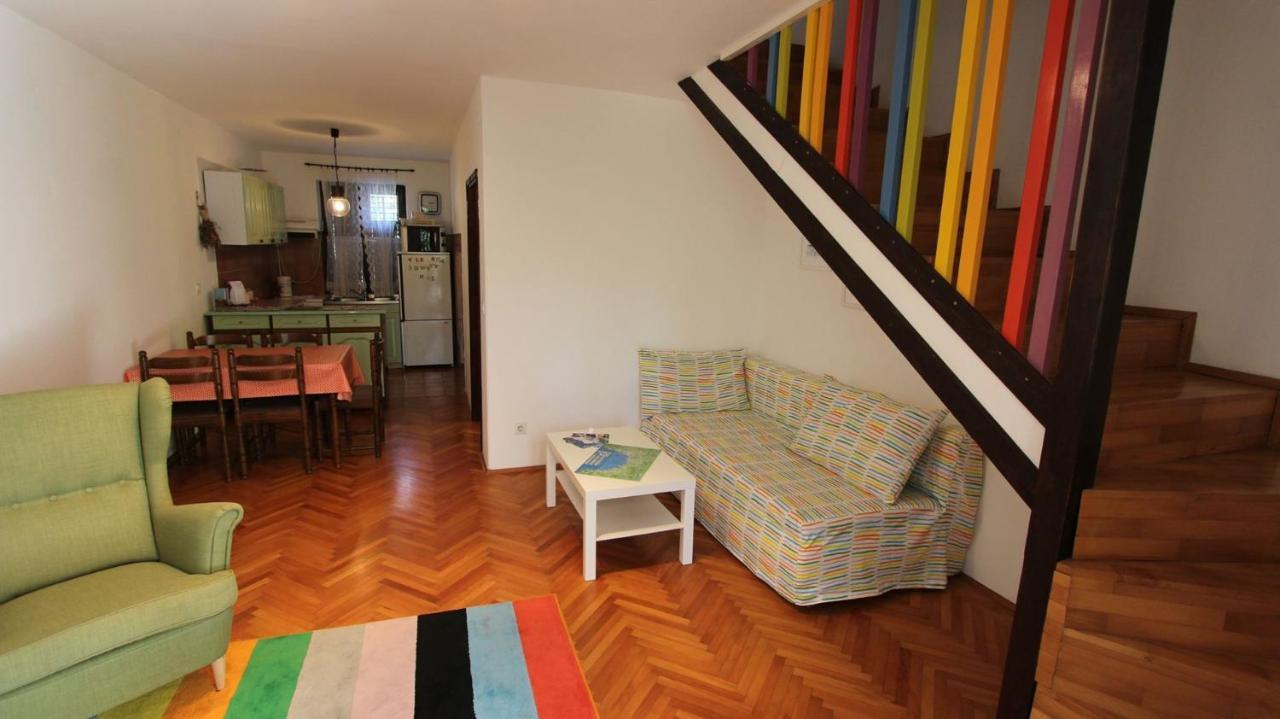 Apartment Gita Malinska Exterior photo