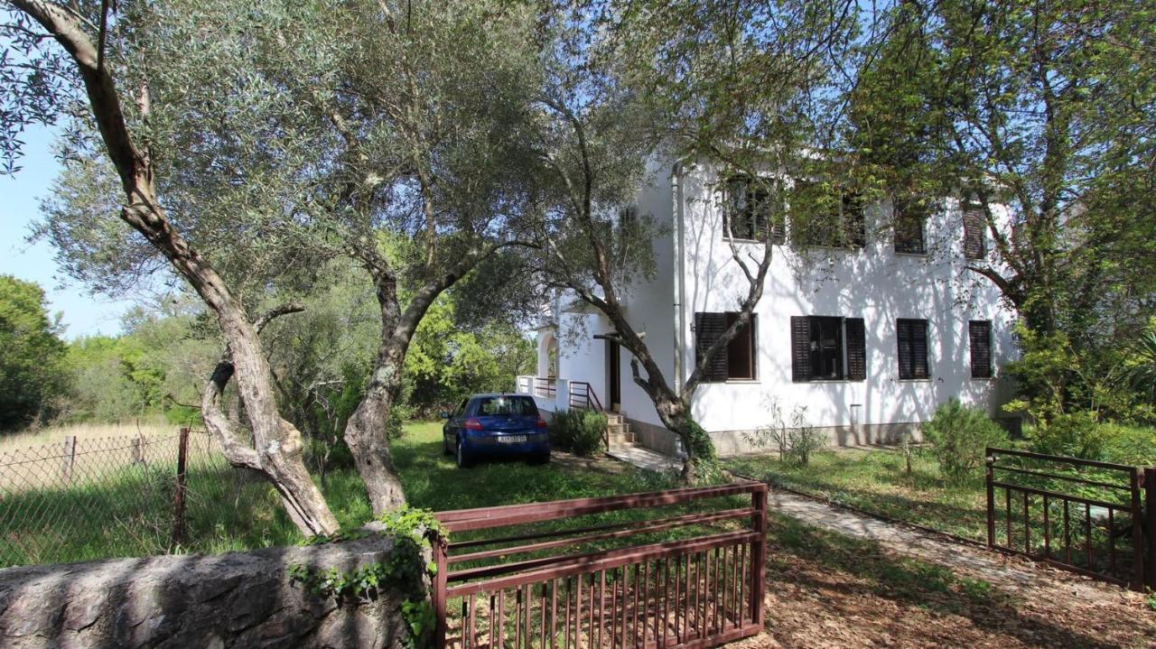 Apartment Gita Malinska Exterior photo