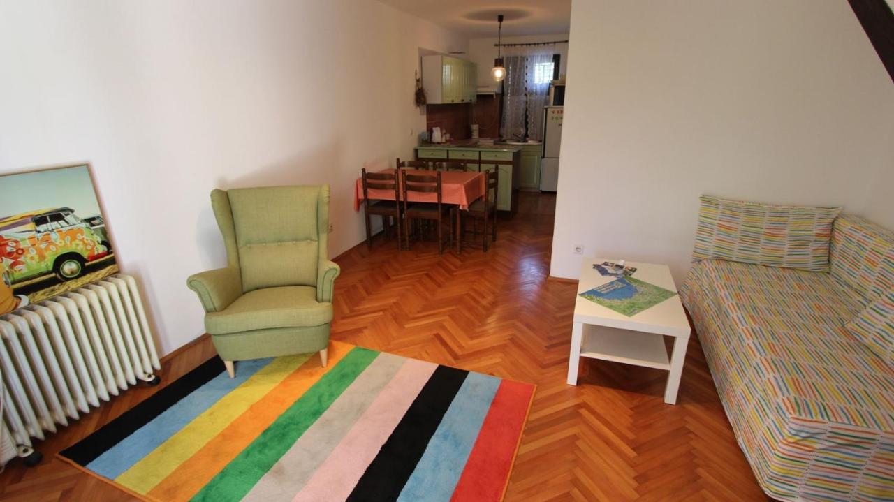 Apartment Gita Malinska Exterior photo